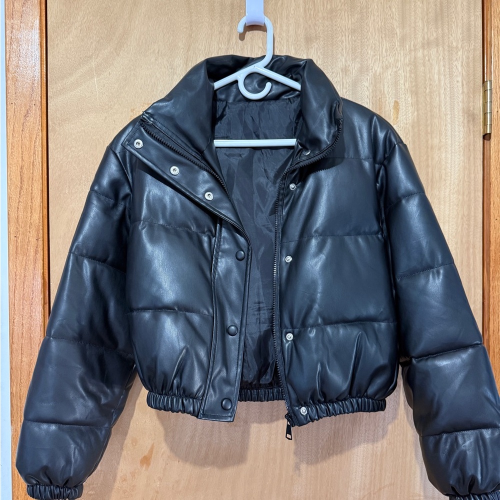 Black Cropped Puffer Jacket - Women